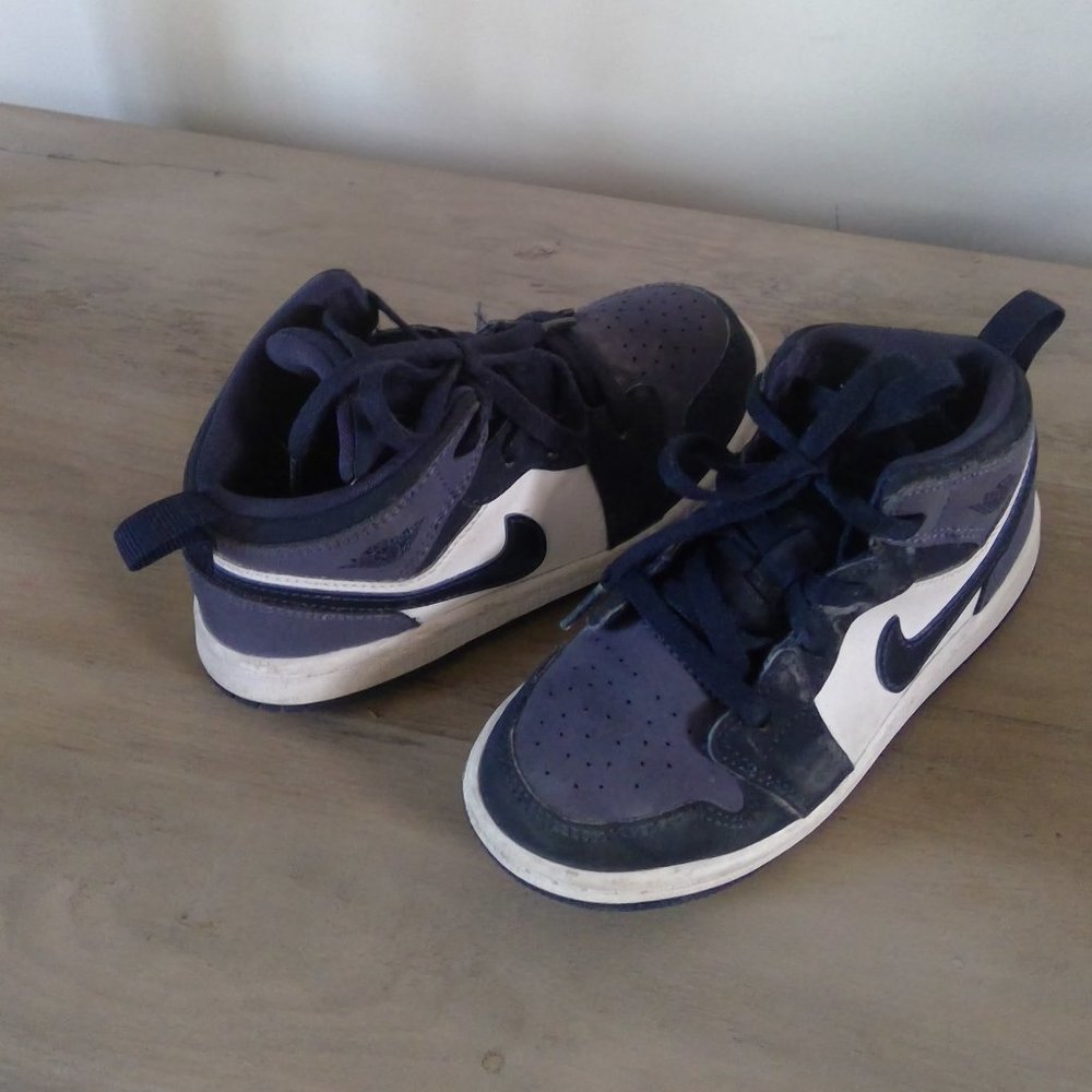 KIDS AIR JORDAN SNEAKERS